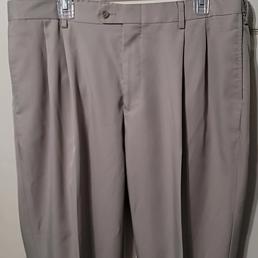 JOS. A. BANKS Traveler Khaki Dress Pants Men's‎ 38x30 Great Condition